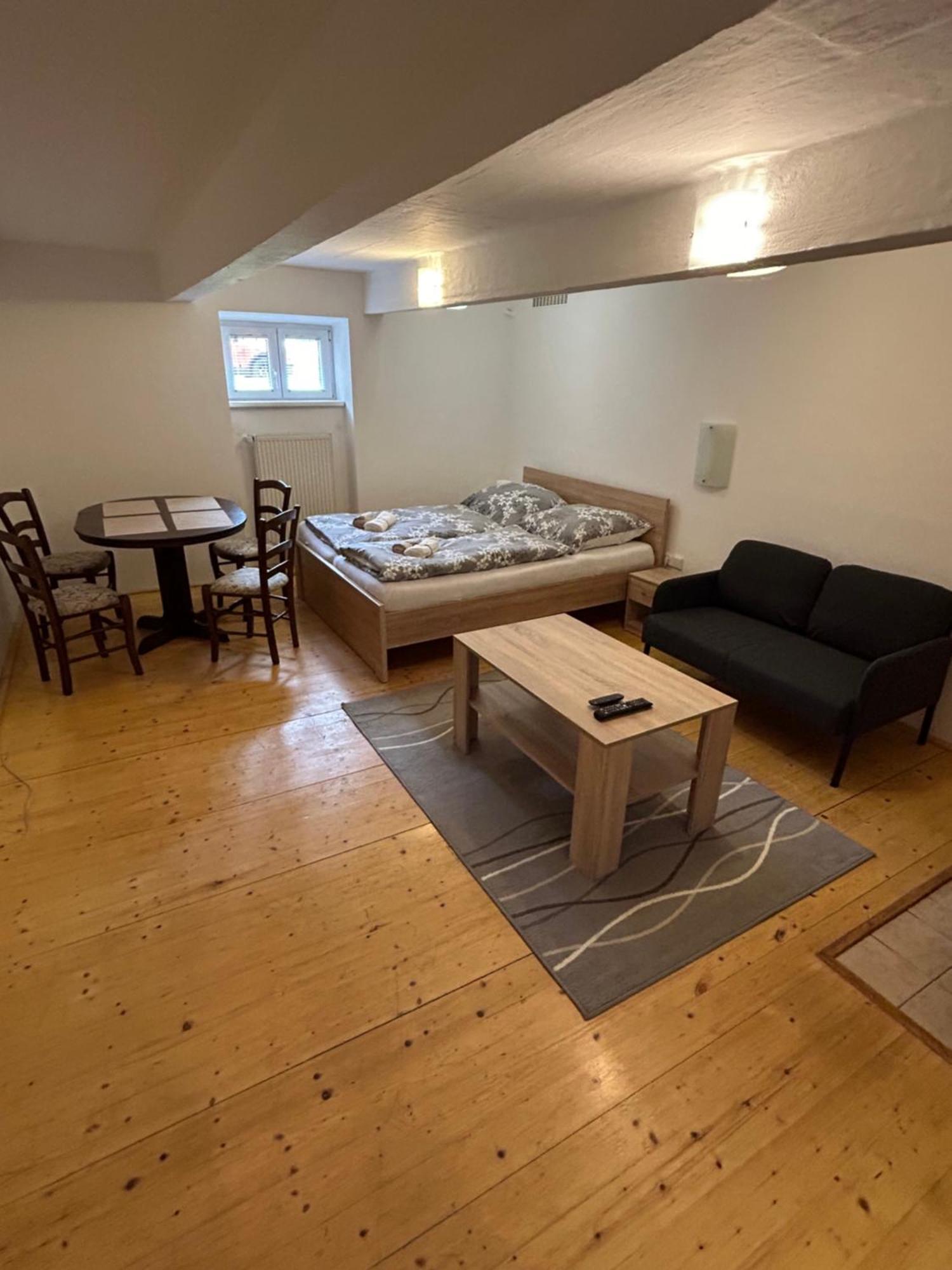 Apartmany U Kubiku Hradec Králové Værelse billede